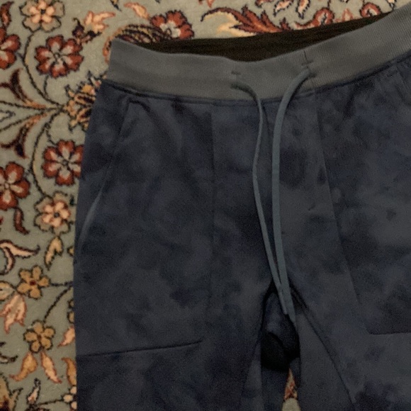 Lululemon LN Size XS Textured Tech Pant Diamond Dye Iron Blue True Navy - Picture 3 of 7